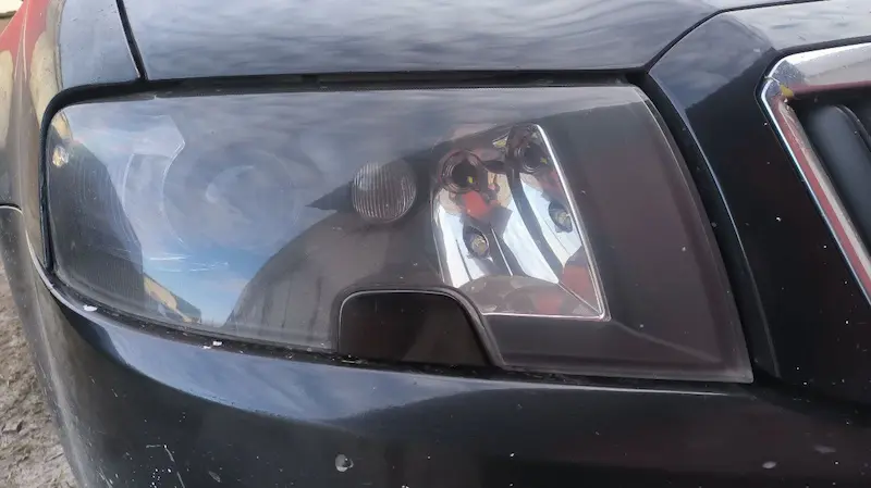 Догляд за оптикою Audi A4 Львів - повне відновлення