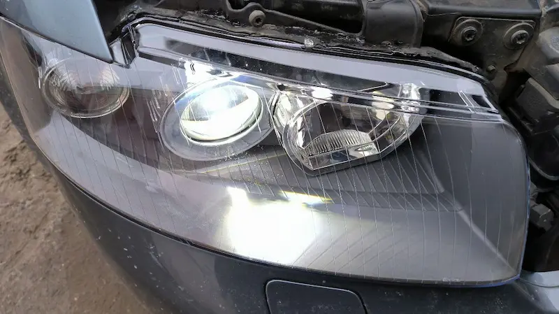 Заміна скла фари Skoda Octavia Львів